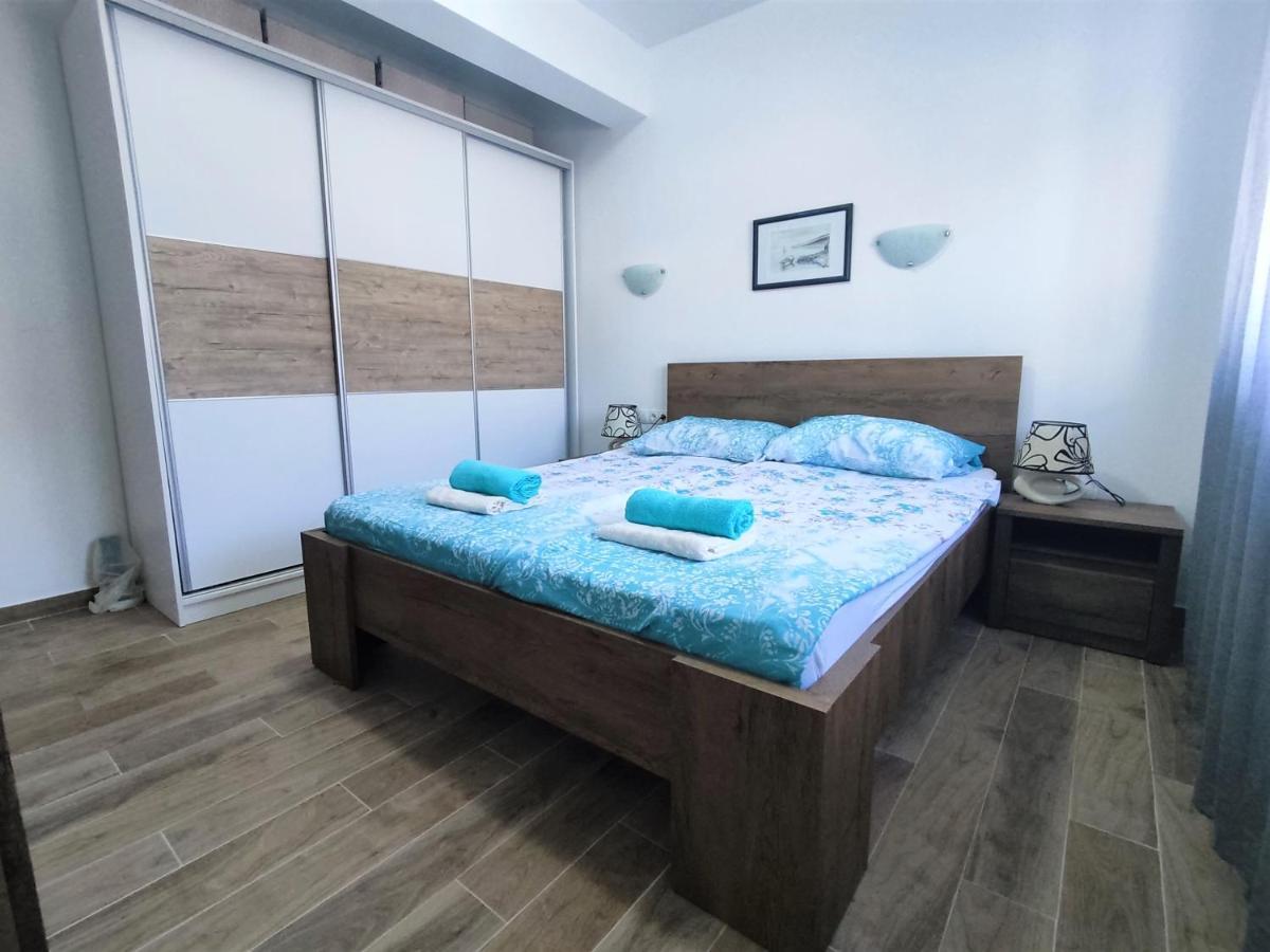 Sunny Attic Apartment With Balcony & Modern City Apartment With Outdoor Area, No Balcony โตรกีร์ ภายนอก รูปภาพ
