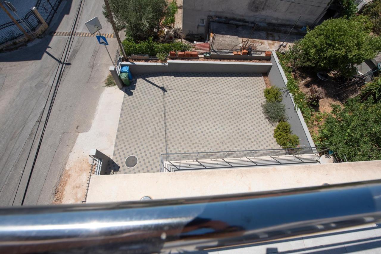 Sunny Attic Apartment With Balcony & Modern City Apartment With Outdoor Area, No Balcony โตรกีร์ ภายนอก รูปภาพ